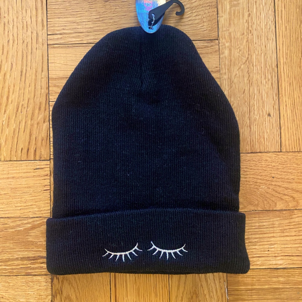 Eyelash beanie